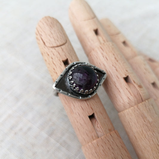 Amethyst eye ring - size M - one available