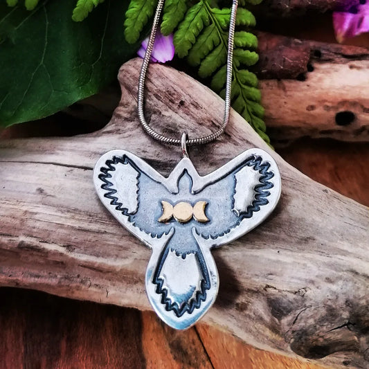 The Morrigan pendant